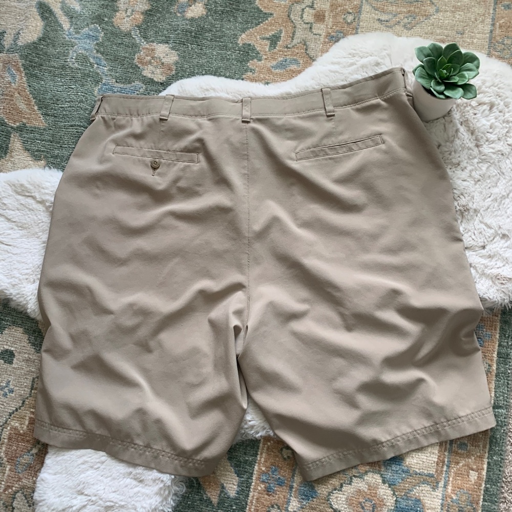 Ben Hogan Tan Shorts- Waist 44 - Picture 2 of 9